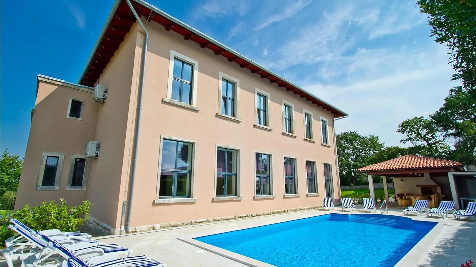 Basici Villa Old School House קרואטיה